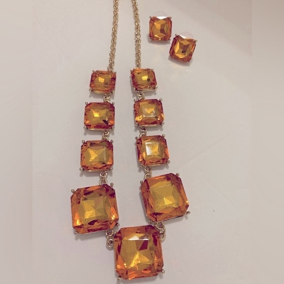 VINTAGE STUNNING orange topaz color necklace and earring set.​​ - Picture 4 of 16
